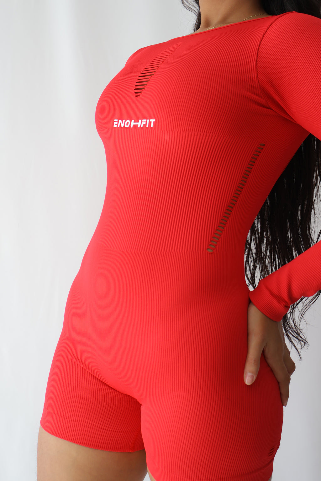 ANGELA ENTZ BUZO CORTO ROJO